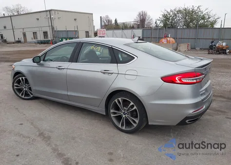 2020 Ford Fusion Titanium z USA, uszkodzony, nr VIN 3FA6P0D91LR174152